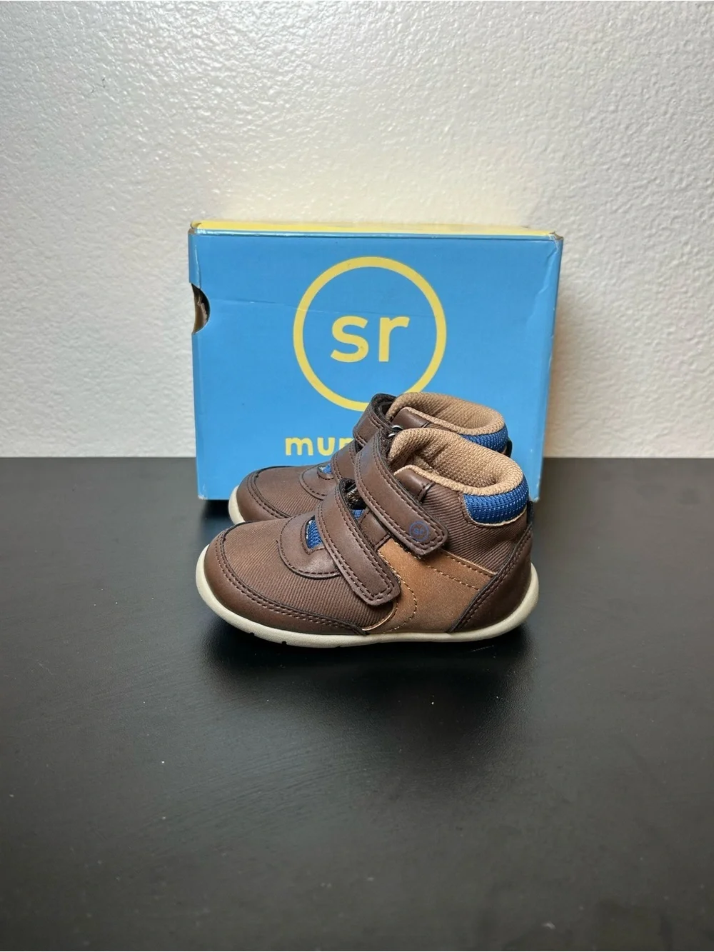Munchkin Stride Rite Bennet Toddler Boy Walker Shoes Size 5M Hook & Loop Closure